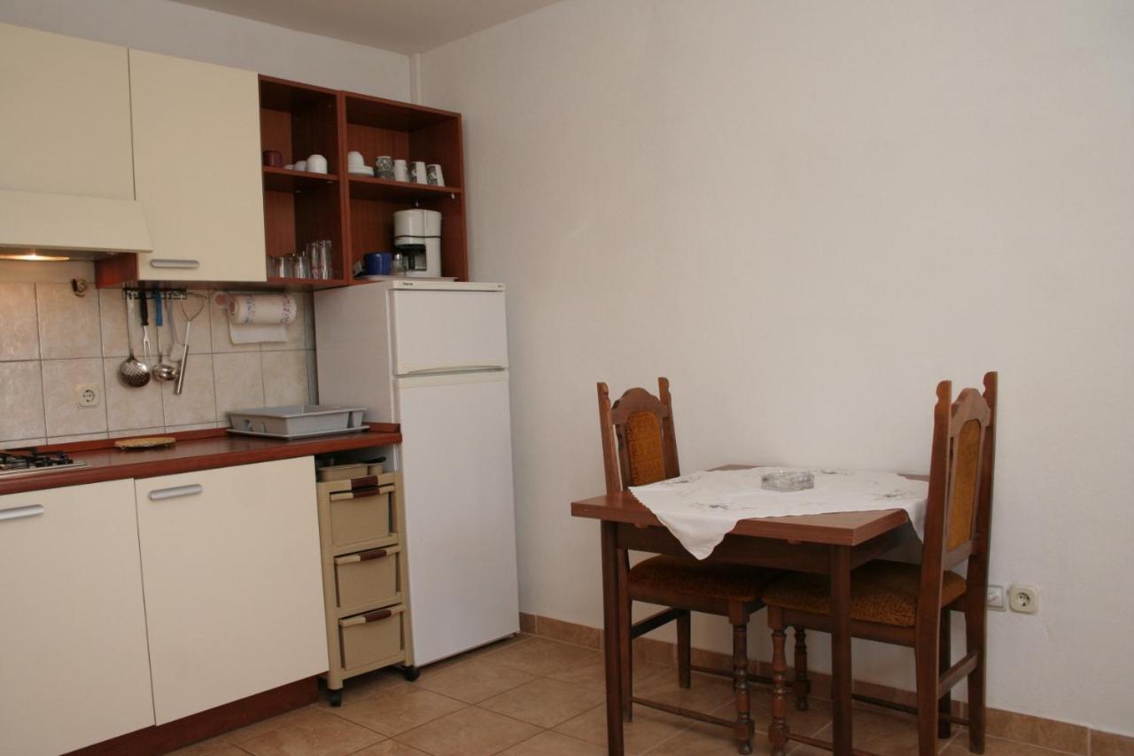 Apartment Zarace - Gdinj 4598A Ngoại thất bức ảnh