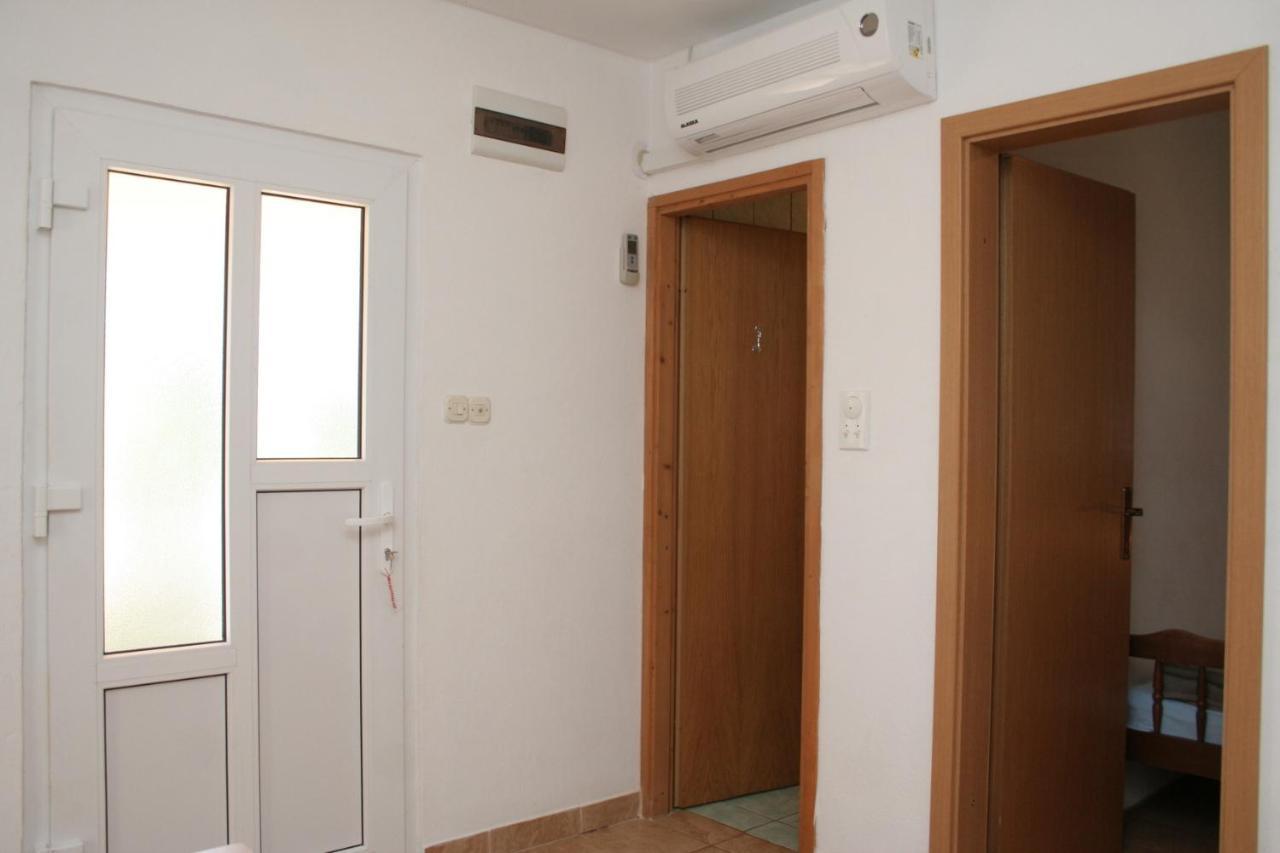 Apartment Zarace - Gdinj 4598A Ngoại thất bức ảnh